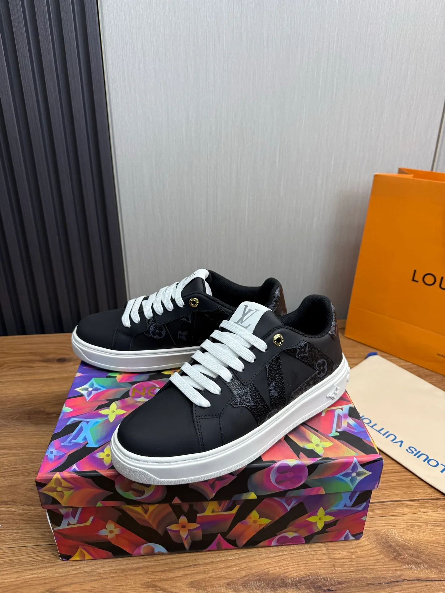 Men's shoes 💰520💰 LOUIS VUITTON [Luden Yiwei] The new trendy Lv is on the market 🎁, casual and fashionable men's shoes 👟 The upper is made of imported silk cowhide + cowhide mesh lining, the original wear-resistant rubber outsole, the version is simple and elegant, exclusive for trendy men. 38-44